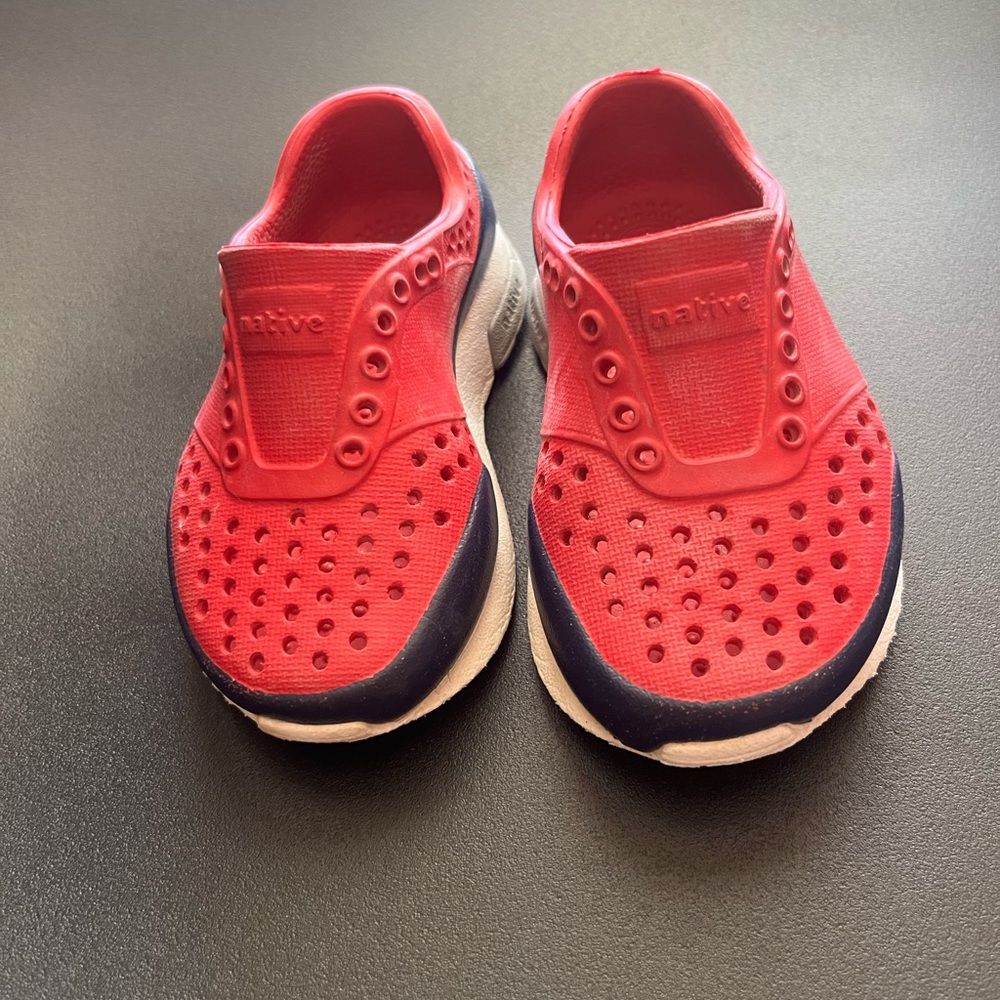 Baby Native Shoe size 4 - Red and Blue
